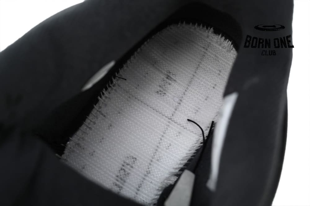 Air Jordan 4 Retro "White Thunder" FQ8138-001