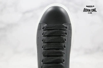 Alexander Mcqueen Oversized Black White Alexander Mcqueen Oversized Black White