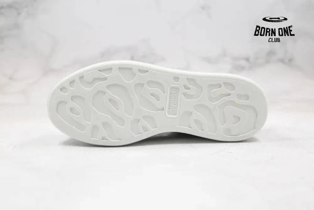 Alexander Mcqueen Oversized Black White Alexander Mcqueen Oversized Black White