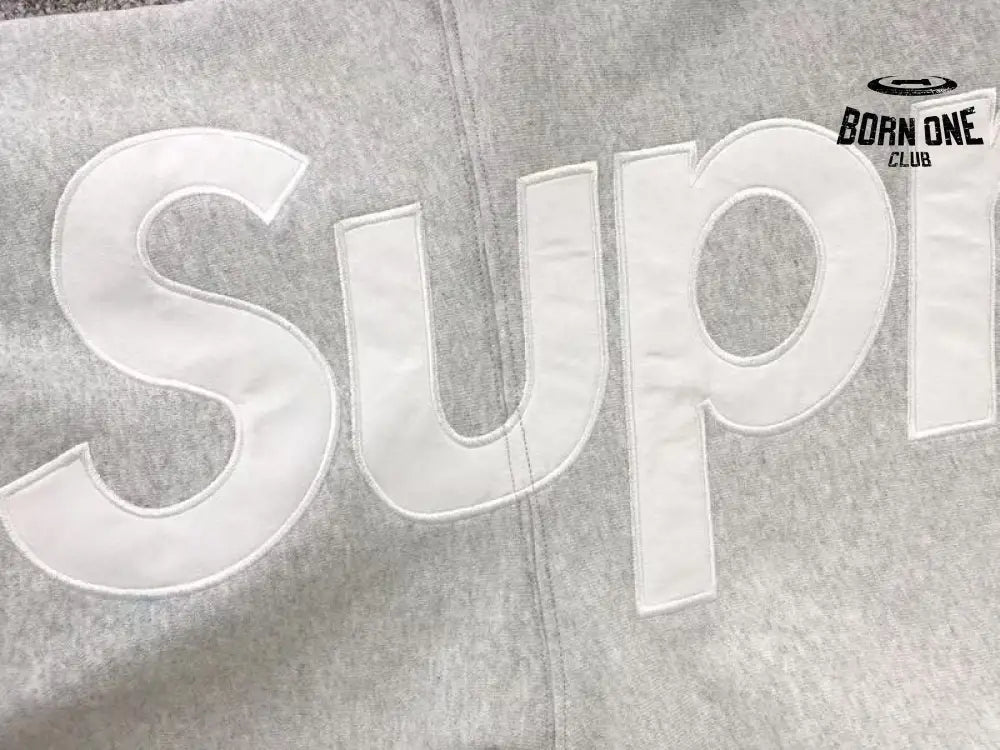 Moletom Supreme Satin Appliqué Cinza