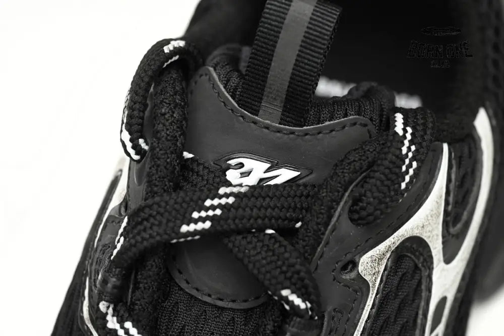 Balenciaga 3XL Black And White