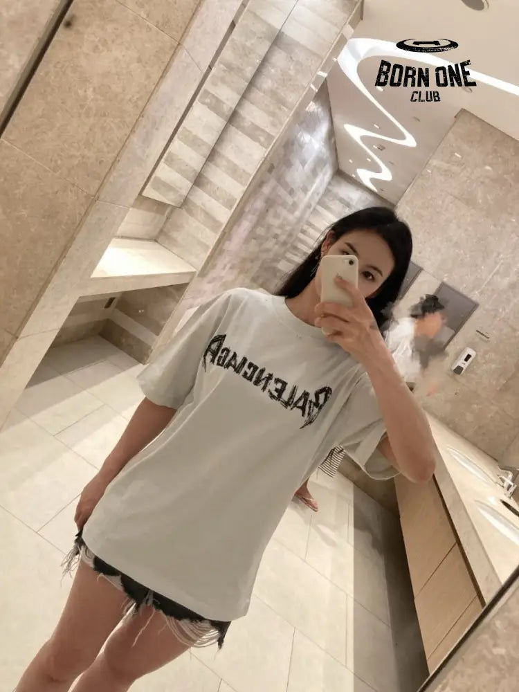 Balenciaga Distressed Logo T-Shirt in White Camiseta T-shirt