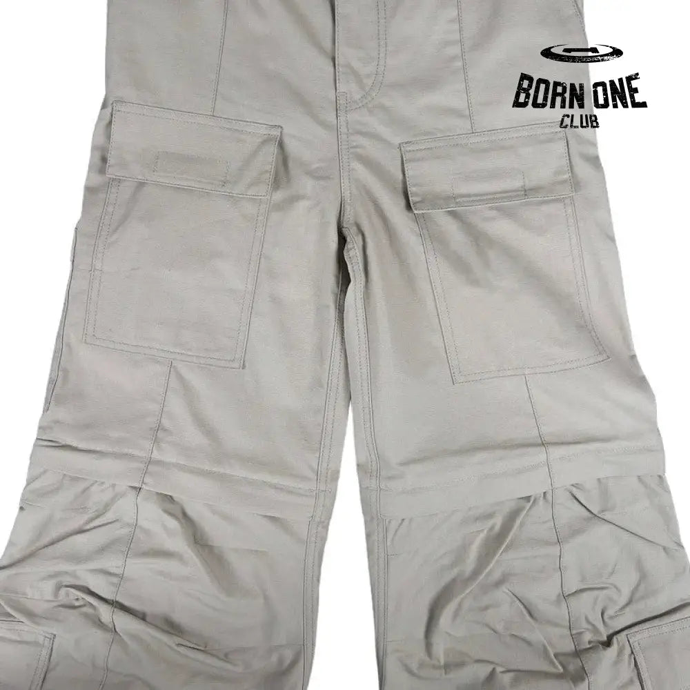 Balenciaga Flared Cargo Pants in Beige Calça