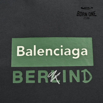 Balenciaga T-Shirt - Berlin Graphic Camiseta T-shirt