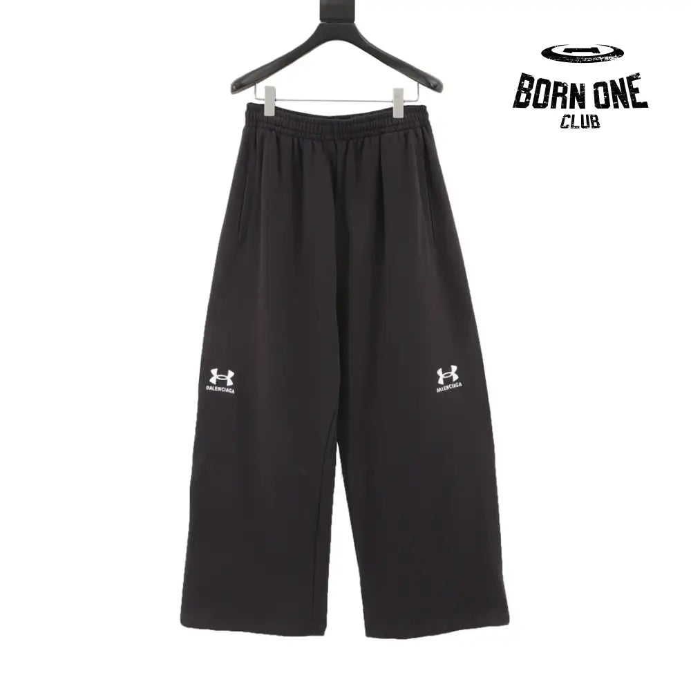 Balenciaga x Under Armour Oversized Sweatpant in Black Calça