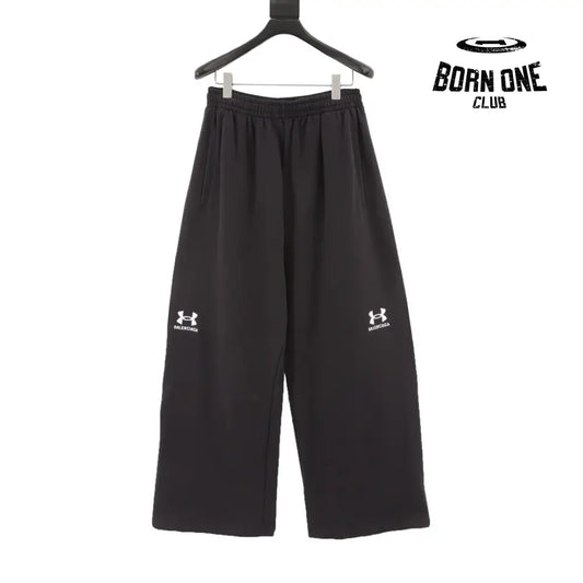 Balenciaga x Under Armour Oversized Sweatpant in Black Calça