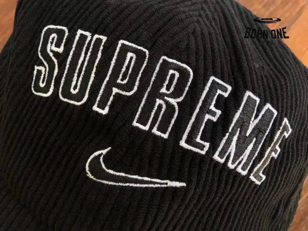 Boné Supreme x Nike Arc
