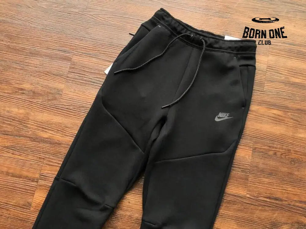 Calça Nike Tech Fleece Preta