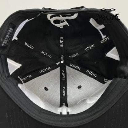 Cap Trapstar Script Fitted Boné