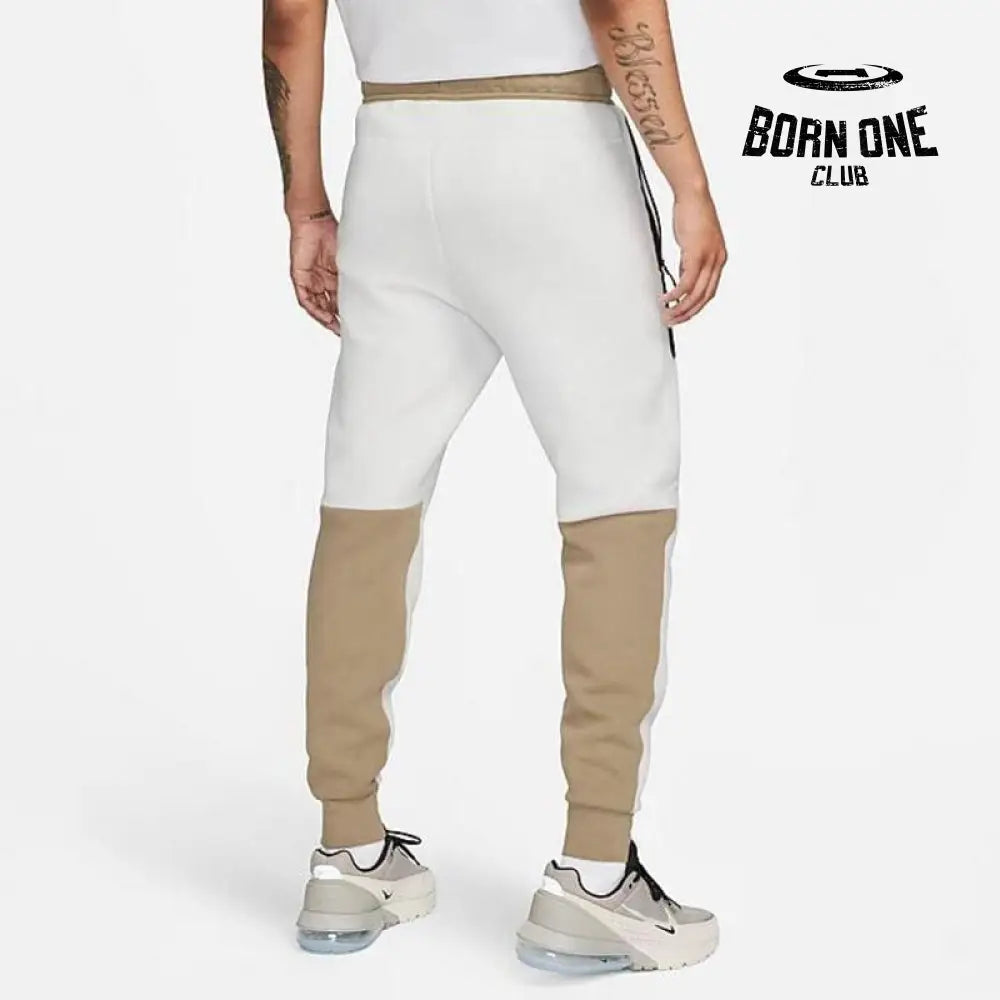 Conjunto Nike Tech Fleece Bege/Branco 2023 (New Season) Jaqueta e Calça