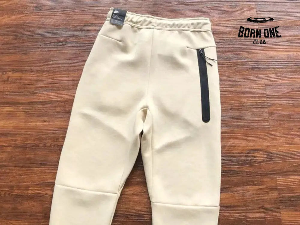 Conjunto Nike Tech Fleece Creme Jaqueta e Calça