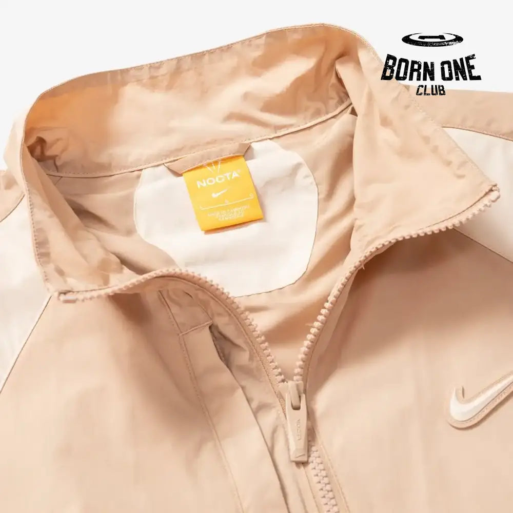 Conjunto Nike x NOCTA Woven Track Bege Areia/Marrom Claro Jaqueta e Calça