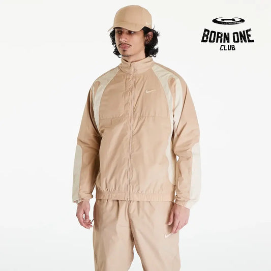 Conjunto Nike x NOCTA Woven Track Bege Areia/Marrom Claro Jaqueta e Calça