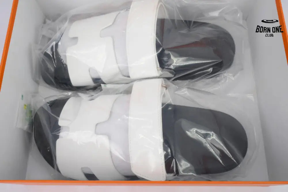 Hrms Slippers White