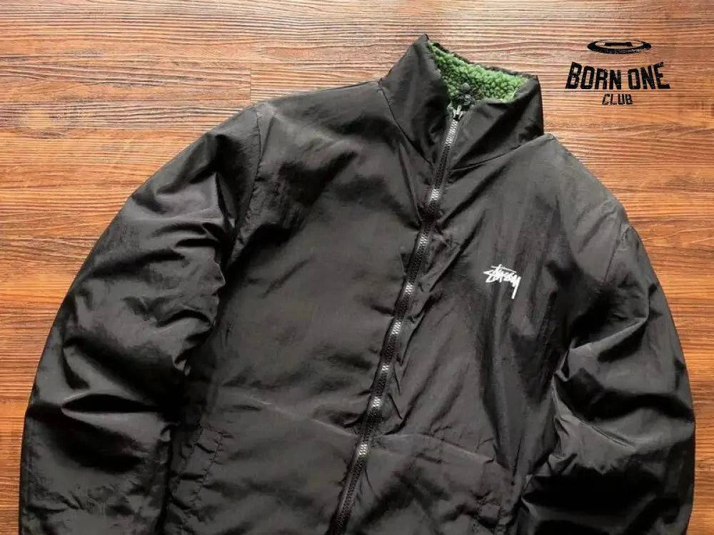 Jaqueta Stussy 8 Ball Sherpa Dupla Face
