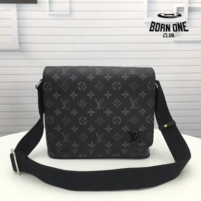 Louis Vuitton Bag Messenger District Monogram Eclipse Bolsa