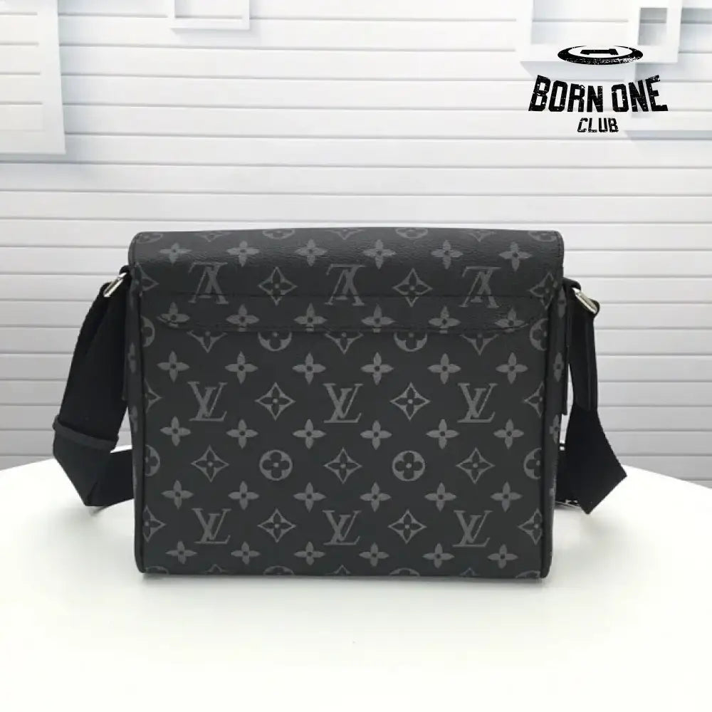 Louis Vuitton Bag Messenger District Monogram Eclipse Bolsa
