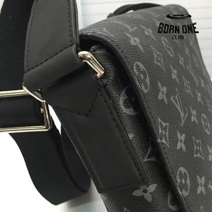Louis Vuitton Bag Messenger District Monogram Eclipse Bolsa