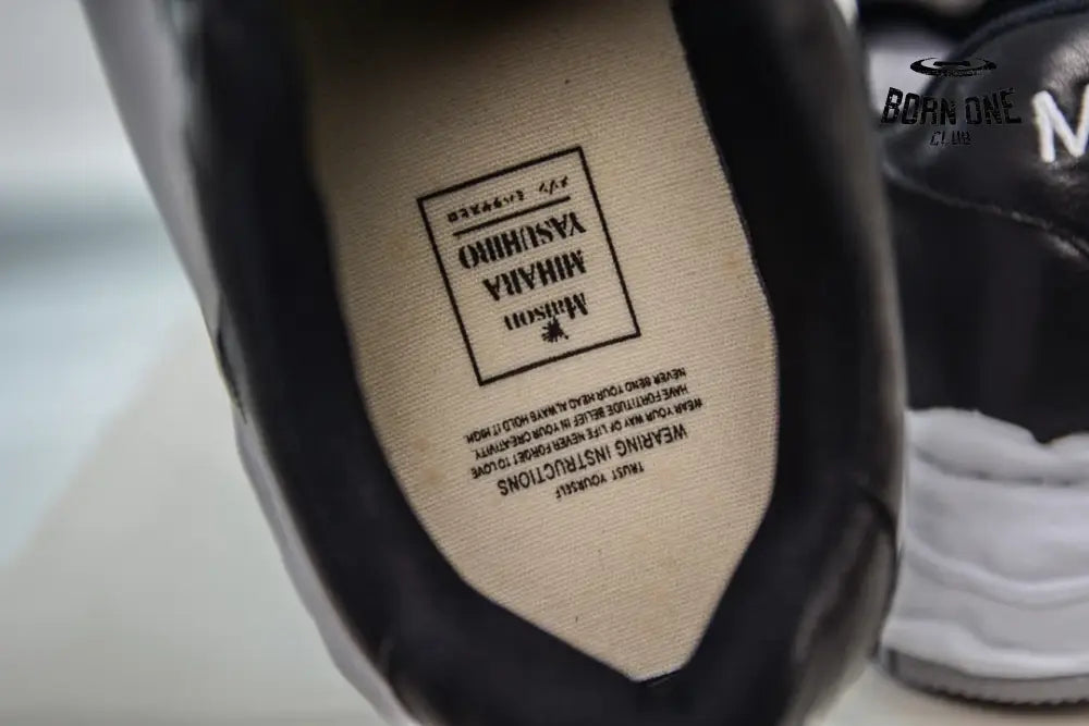 Maison Mihara Yasuhiro Wayne Sole Leather Low-top Sneaker Black White