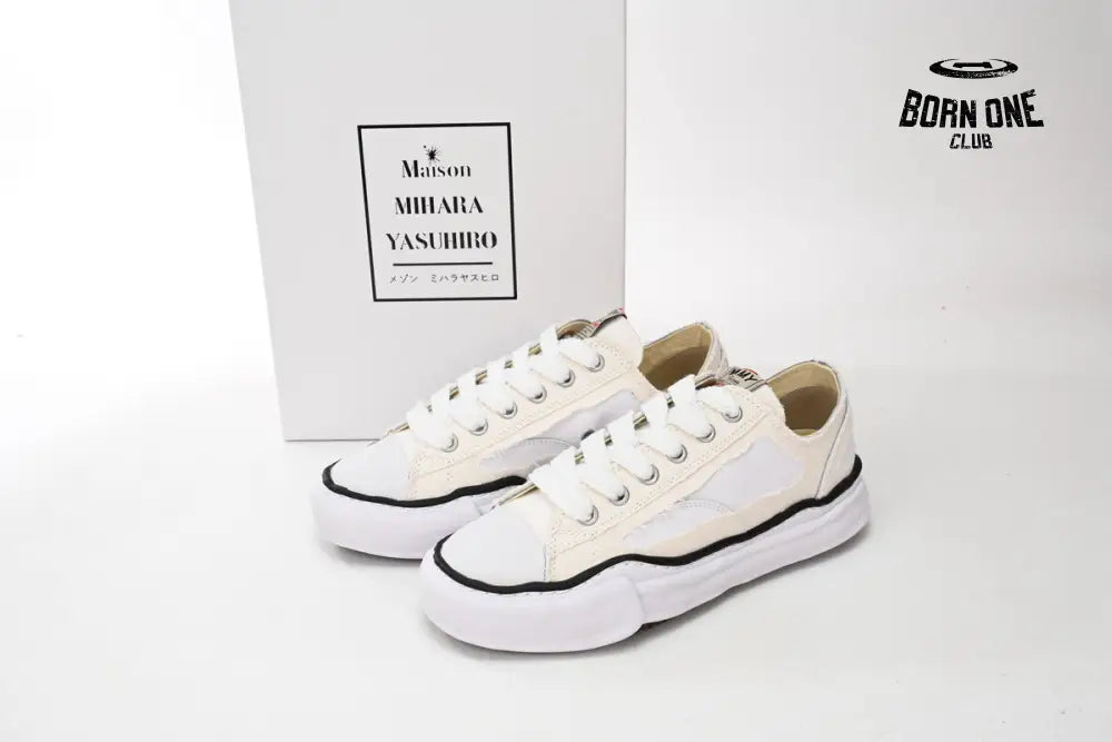 Mihara Yasuhiro White And White And Black Stripes