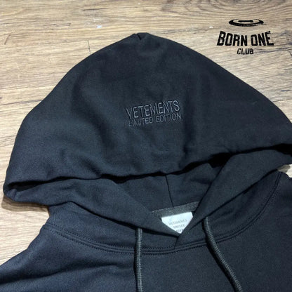 Moletom Vetements ’Only Vetements’