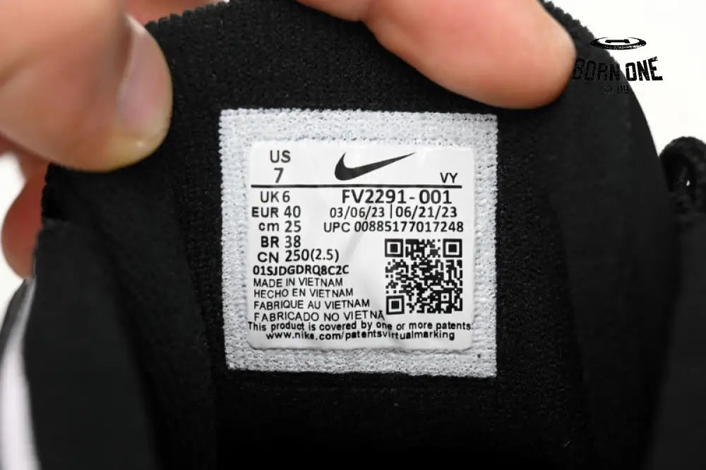 Nike Air More Uptempo ’Black/White’