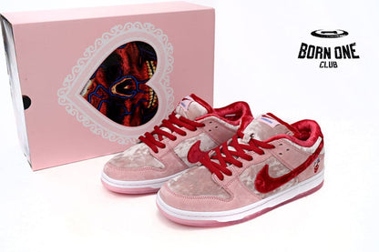 Nike Dunk SB Low StrangeLove Skateboards (Special Box) CT2552-800