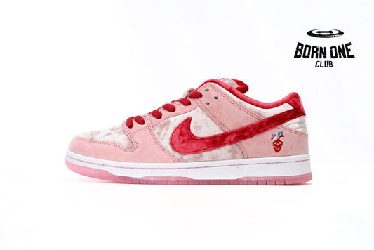 Nike Dunk SB Low StrangeLove Skateboards (Special Box) CT2552-800