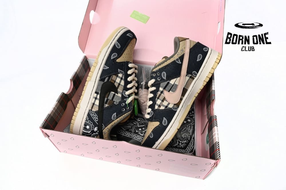 Nike Dunk SB Low Travis Scott CT5053-001
