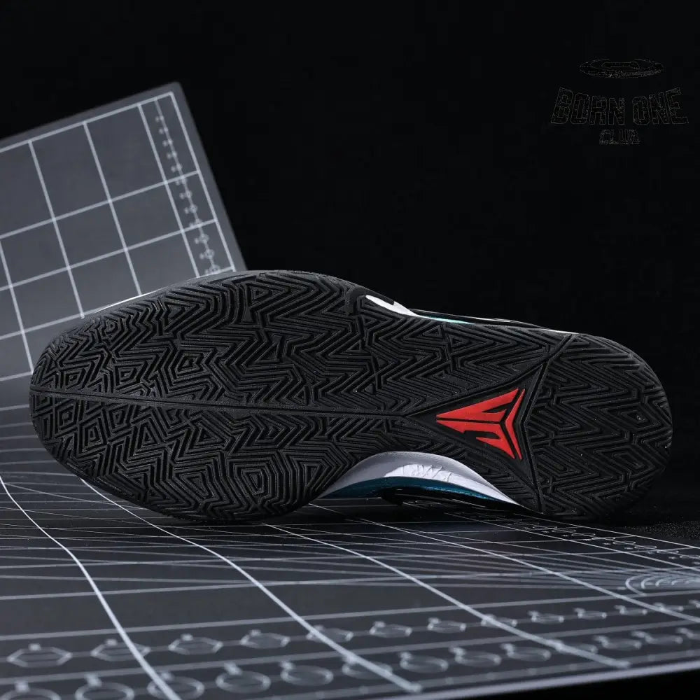 NIKE JA 1 x SCRATCH