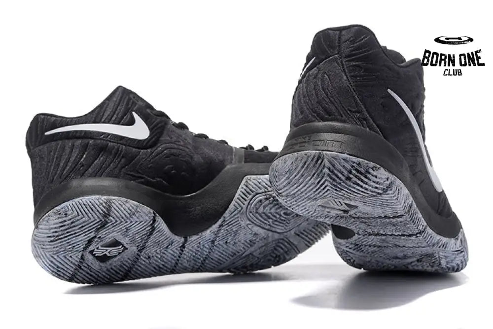 NIKE KYRIE 3 x BHM