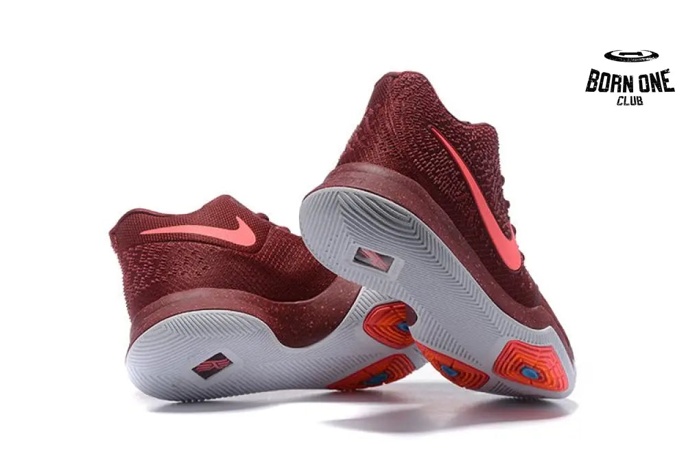 NIKE KYRIE 3 x TEAM RED