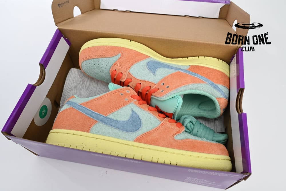 Nike SB Dunk Low Orange Emerald Rise DV5429-800