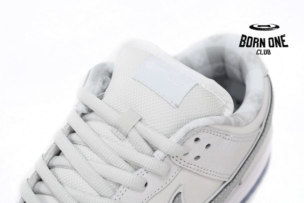 Nike SB Dunk Low White Lobster (Friends and Family) FD8776-100