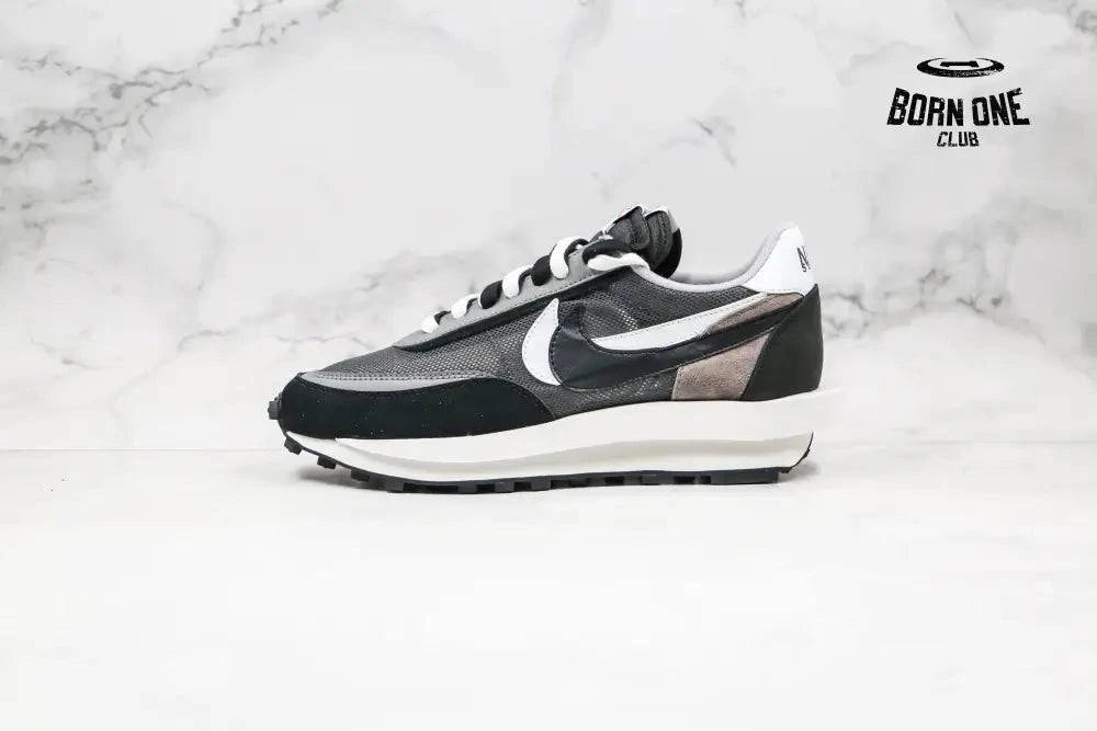 Nike Waffle Sacai Black Nike Waffle Sacai Black