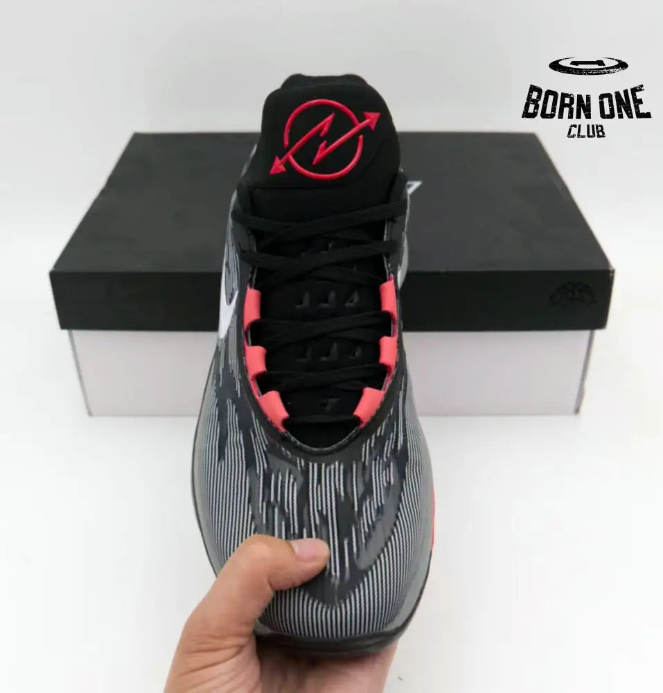 NIKE ZOOM G.T. CUT 2 x BLACK BRIGHT CRIMSON