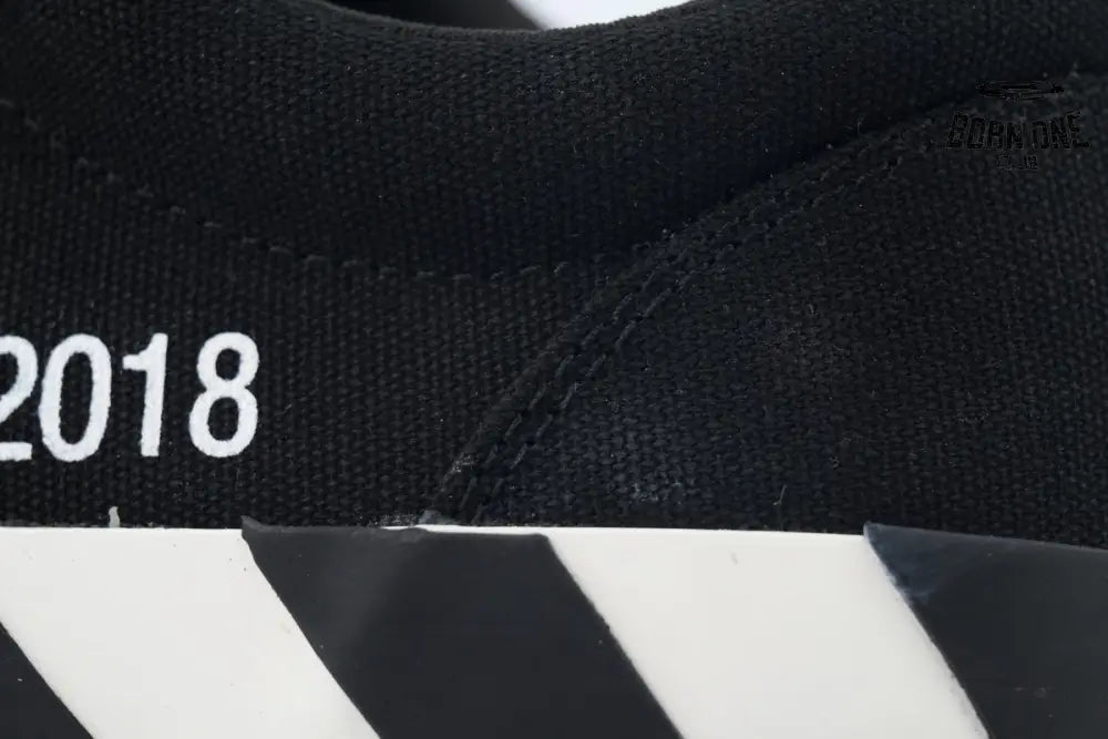 Off-White Vulc Low Top 'Black'