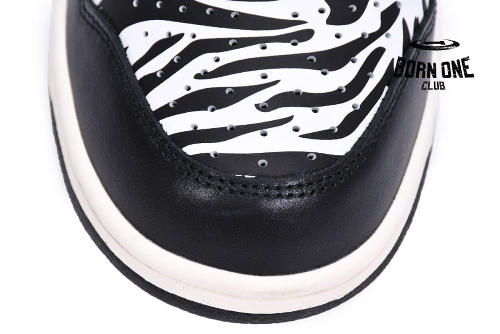 Quartersnacks x Nike Dunk SB Low Zebra DM3510-001