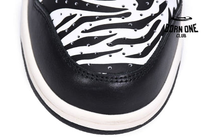Quartersnacks x Nike Dunk SB Low Zebra DM3510-001