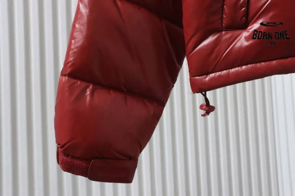The North Face Nuptse 700 Jaqueta Curta ‘Glossy Red‘