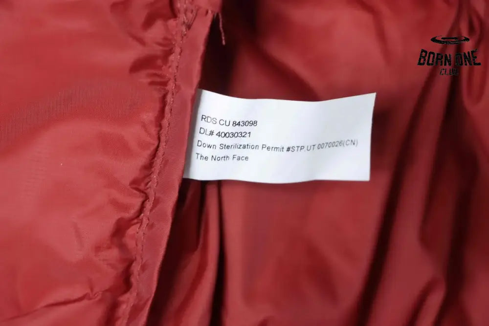 The North Face Nuptse 700 Jaqueta Curta ‘Glossy Red‘