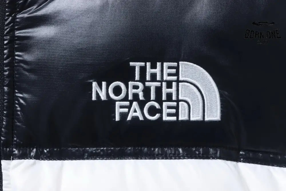 The North Face Nuptse 700 Jaqueta Curta ‘White Black‘