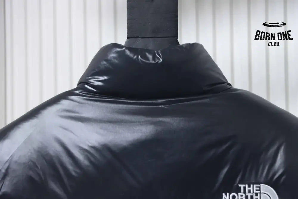 The North Face Nuptse 700 Jaqueta Curta ‘White Black‘