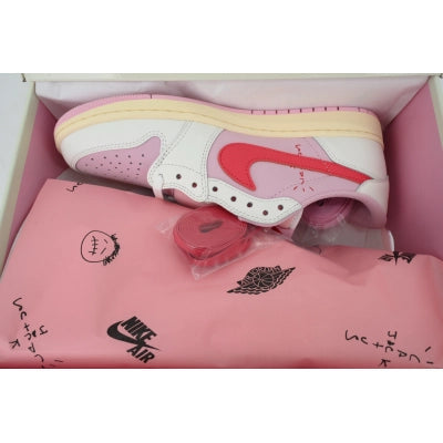 Travis Scott x Air Jordan 1 Low Hot Powder Pouring IQ7604-101